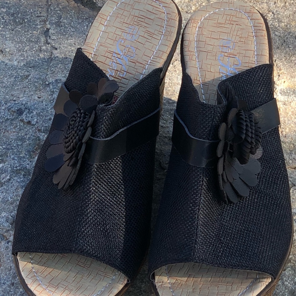 Shoes - Picture 2 of 4